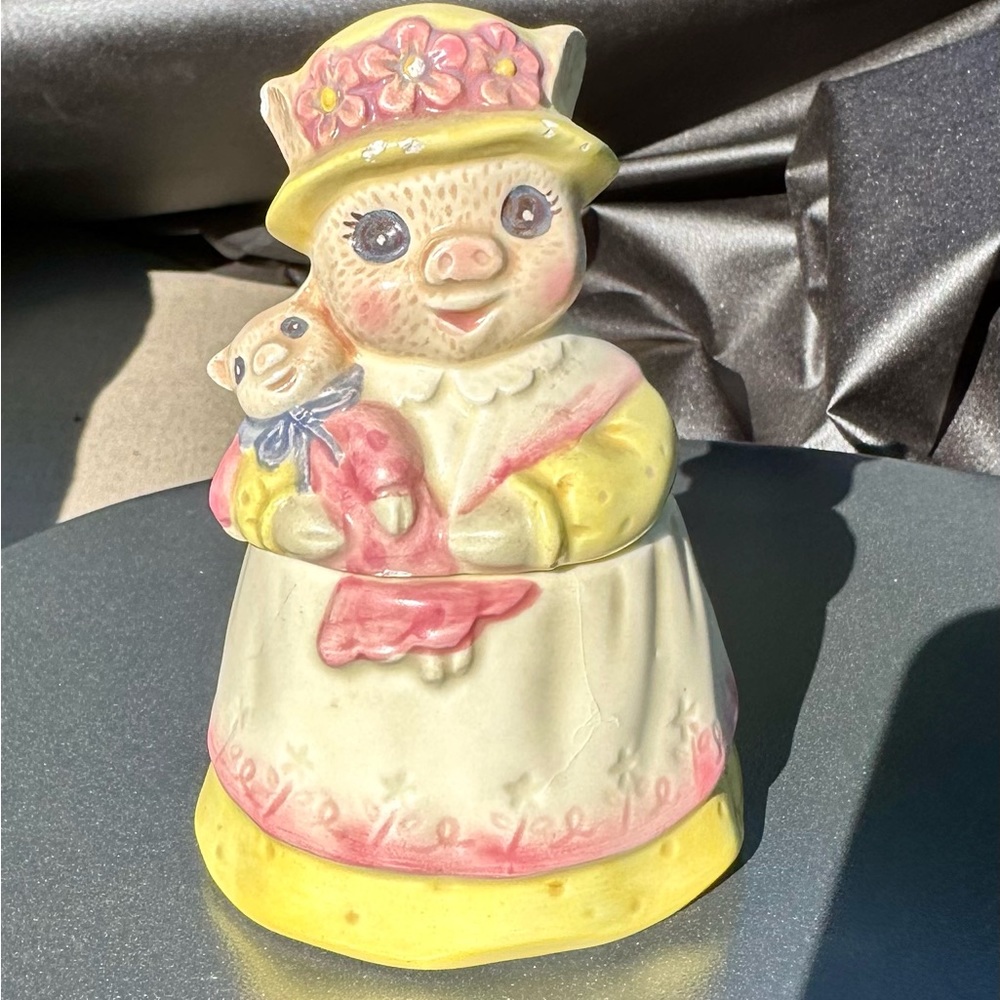 Takahashi San Francisco cottage pig sugar pot